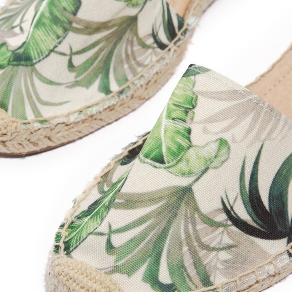 NEW** LADIES ANKLE STRAPS MULTI GREEN ESPADRILLE. - Picture 3 of 5